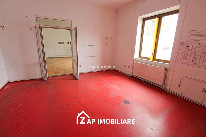 Spatiu central 216 mp + parcare - 2
