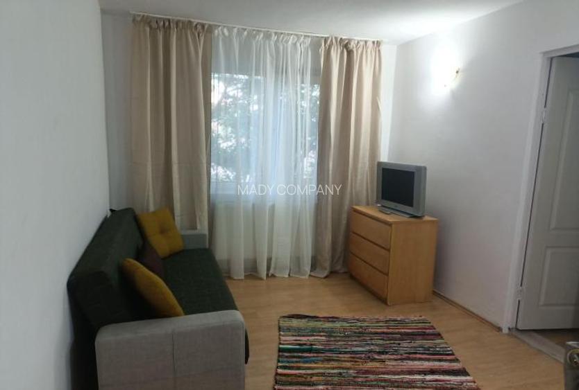 2 camere Semi, Brotacei , 30mp, recent renovat, centrala. et.3/4 - 5