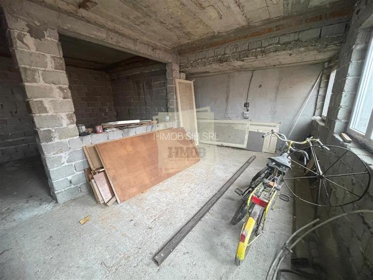 Casa individuala cu 6 camere si 3 bai si 1413 mp teren in Blaj - 10