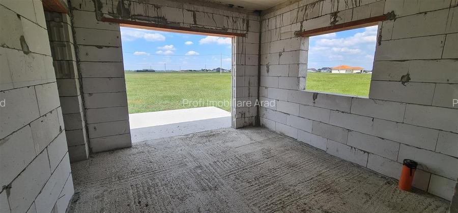 Casa P+E, Zimand Cuz, la rosu /finisata 97.000Eur - 6
