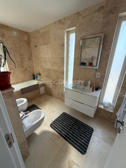 Casa superba in cartier linistit si prietenos - 5