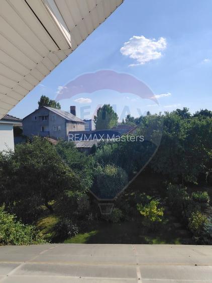 Casă / Vilă cu 8 camere de vânzare în zona Central - 27