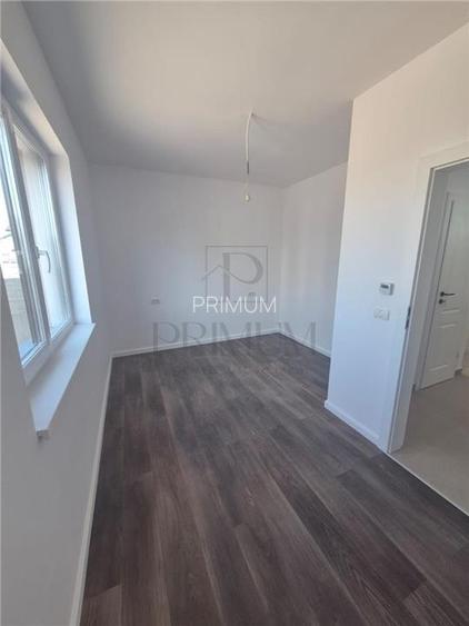 Duplex superb - zona foarte buna - toate utilitatile - gata de mutat - 15