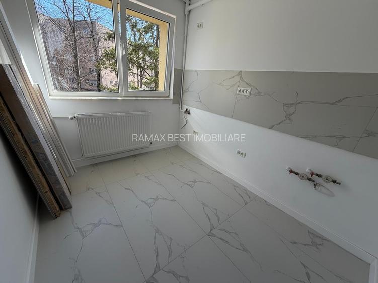 Titan, parcul Titanii, pe Zavideni, 10 minute metrou, renovat complet, bloc 4 et - 16