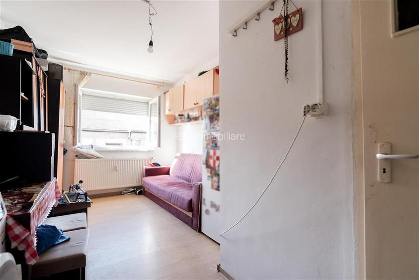 RECO. Garsoniera 15 mp utili, etajul 4, zona Rogerius - 11