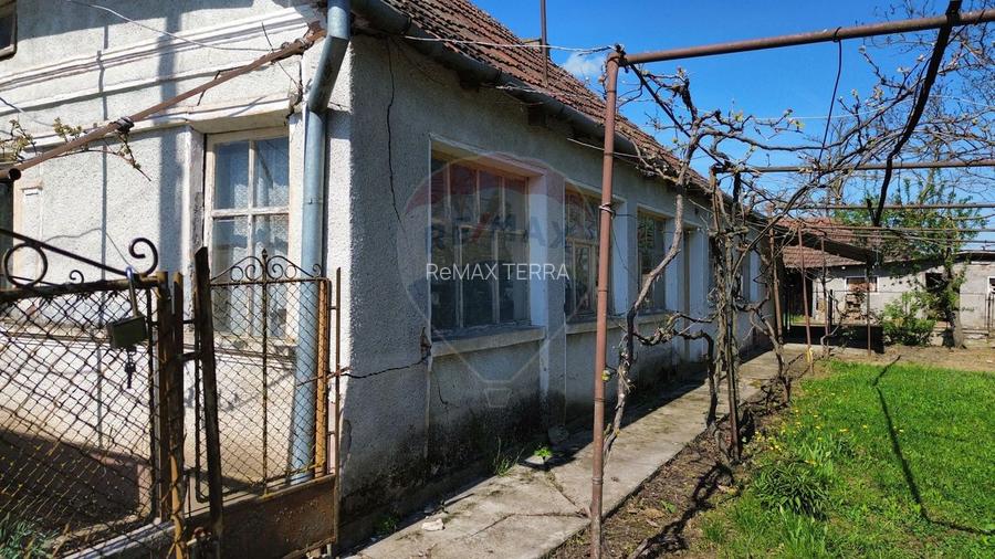 Casă cu 3 camere de vânzare in CRAIDOROLT la 4 km de baile MIHAENI - 2