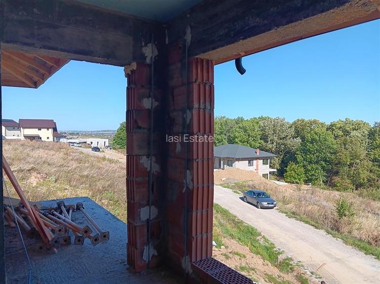 Pietrarie Barnova langa padure VILA P+E su 120mp teren 400mp (rest de plata in 3 - 9