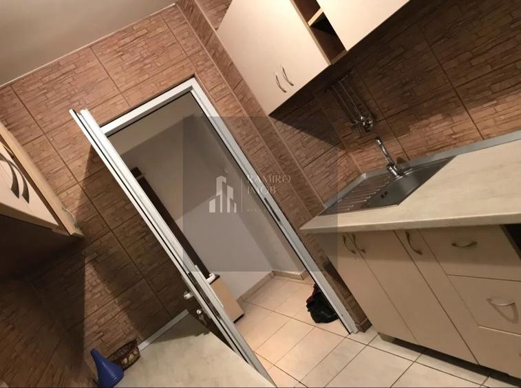 Apartament 3 camere etaj 1 decomandat Brancoveanu/2 loc parcare