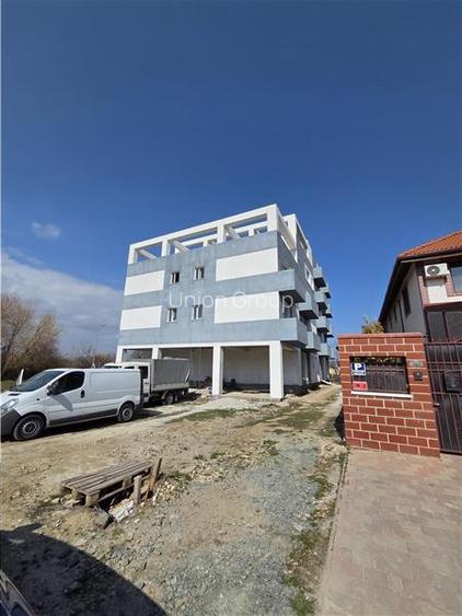 Spatiu Comercial Parter si Curte - in Constructie - 4