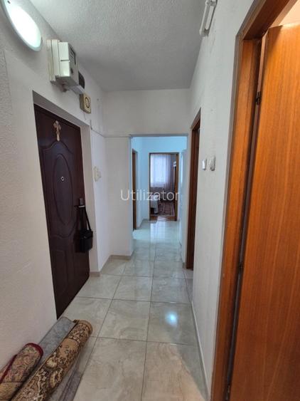 Apartament 3 camere – zona centrala Targoviste, Piata 1 Mai - 15