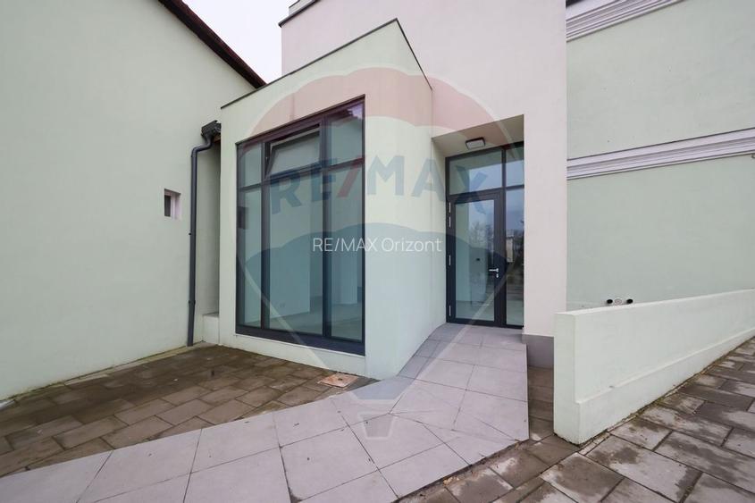 Constructie comerciala P+2 funcțiuni mixte  - str. Iuliu Maniu - 3