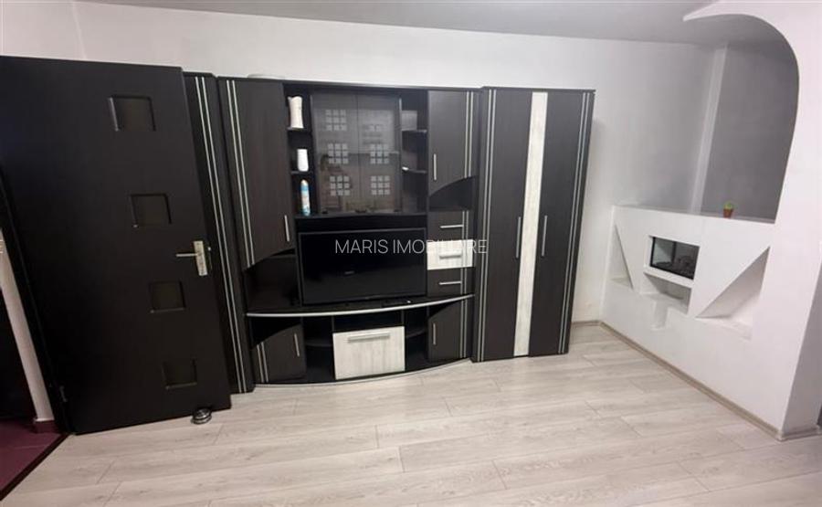 Tudor zona Dacia etaj 1 garsoniera mobilata utilata curata. - 2