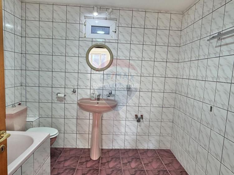 Casă / Vilă cu 6 camere de închiriat în zona Iosia - 11