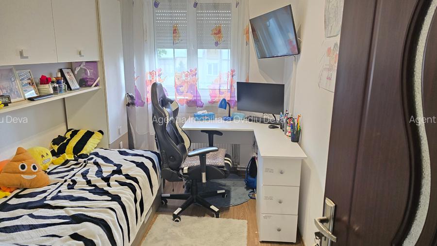 Vand apartament 3 camere in Deva, pe Al. Armatei, etaj 3,  mobilat si utilat - 5