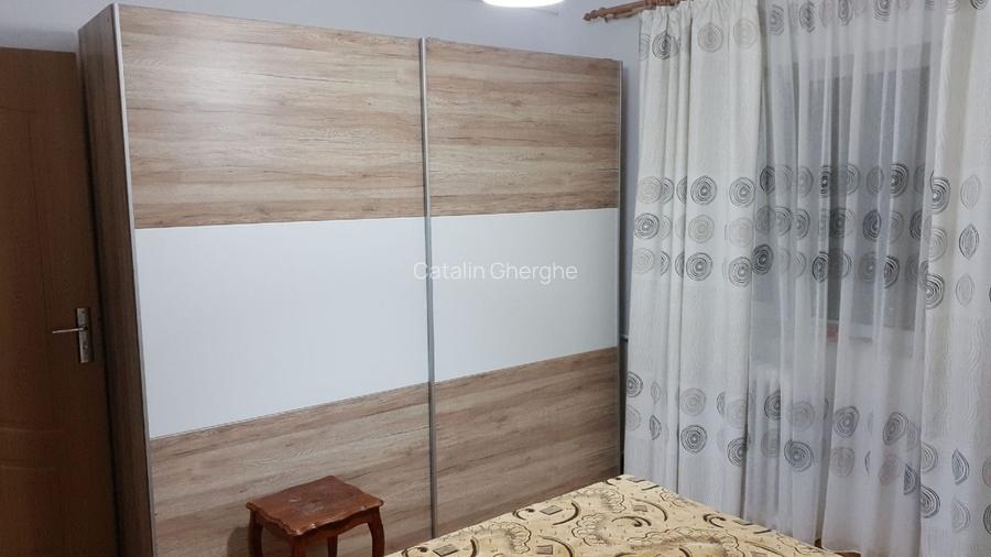 Inchiriez ap.4 camere decomandat, centrala proprie - la 5 min. de metrou Pacii - 10