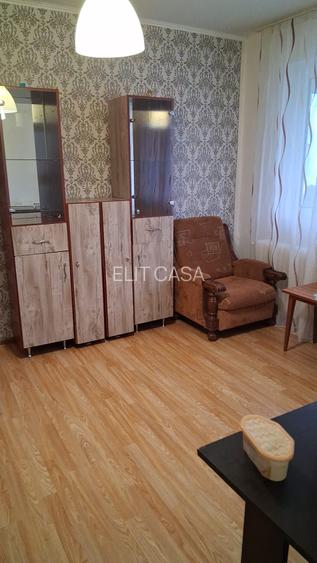 Apartament cu 2 camere, zona Podu Ros - 2