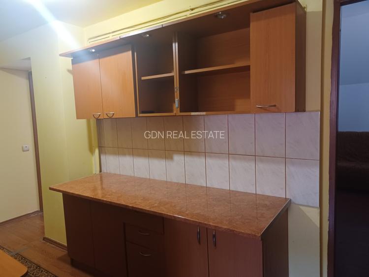 De vanzare apartament 3 camere in Centrul Vechi - 2