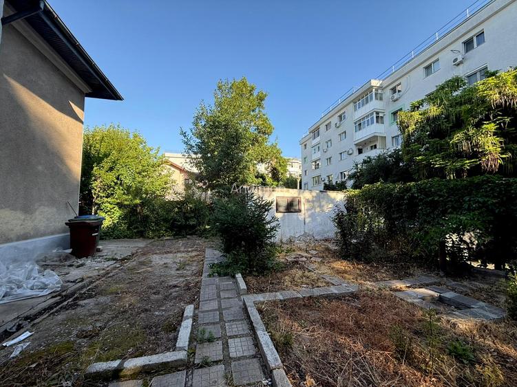 Vila in zona Băneasa, în imediata vecinătate a Parcului Herăstrău 7 camere - 15