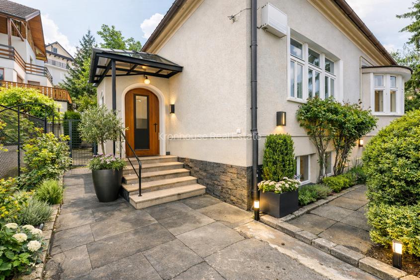 Casa deosebita, teren 749mp, locuinta sau sediu business - 2