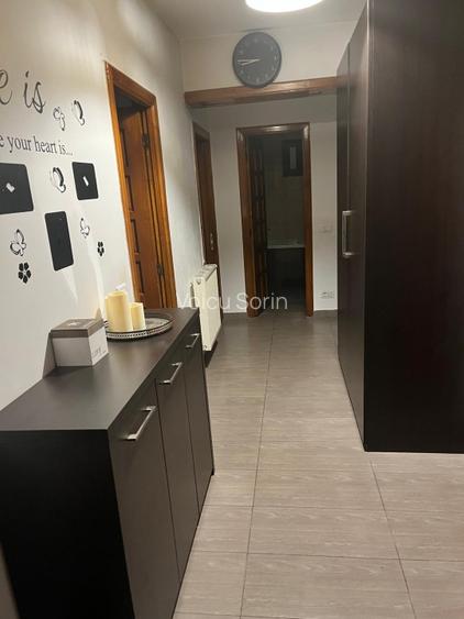 Inchiriez apartament cu 3 camere, zona Piata Centrala, Craiova 83 mp 2 bai 2 bal - 2