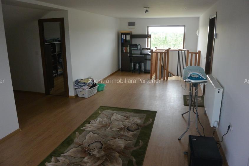 Casa P+E, la 15 km de Poiana Lacului, finisata, mobilata,  teren 7500mp, - 9