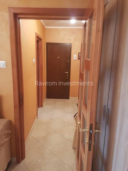 Apartament doua camere semidecomandat, etaj trei renovat bucatarie mare, mobilat - 11