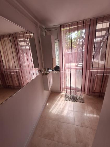 Zona Trocadero , imobil 90 mp., IDEAL BIROURI, curte - 5