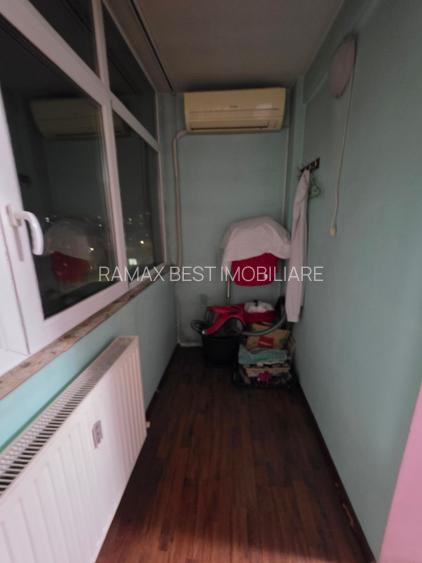 B-ul 1 Decembrie 1918 intersectie Postavarul, 15 minute metrou, la Auchan - 11