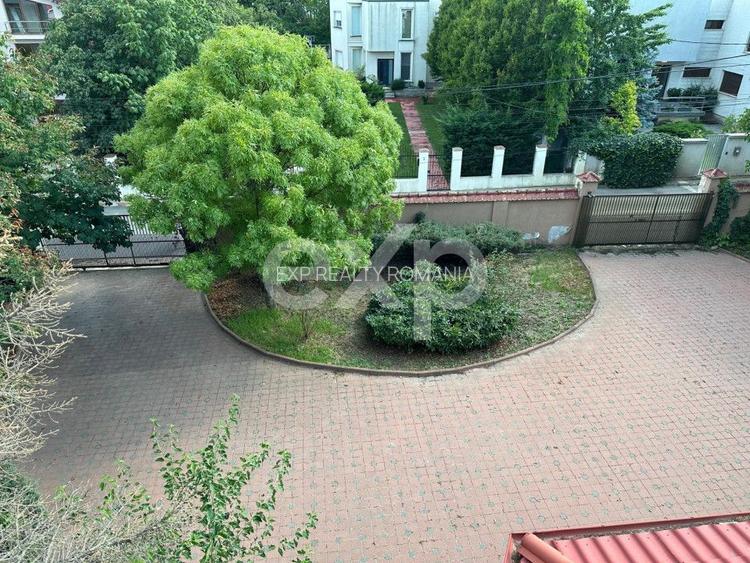 Vila de vanzare Pipera- Drumul Negru - 2500 mp teren - 10