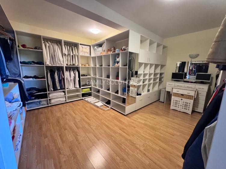 Casa deosebita sector 4 P+1+M. 6 cam.Util 418mp. Teren 1638mp - 33