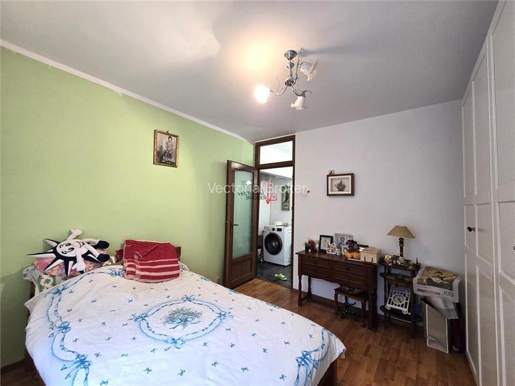 Et.1, hol  H , bloc reabilitat  Doamna Ghica Pancota - 13