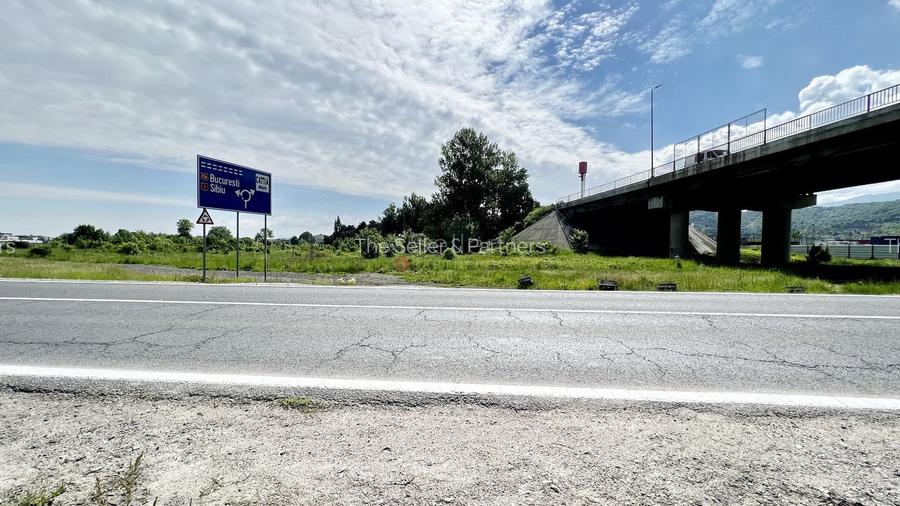 Teren intravilan - Zona Comerciala de interes - 17