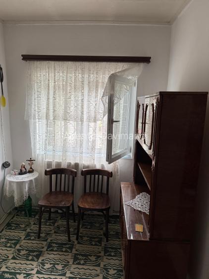 Casa 100 mp  + teren =141 mp . - 8