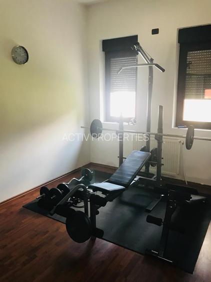 Vila exclusivista 2008,arhitect spaniola,5 dormitoare,5 bai,teren 1420mp,garaj 2 - 24