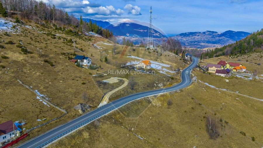 Teren intravilan CU PRIVELISTE DE POVESTE- Fundata- Romania - 15