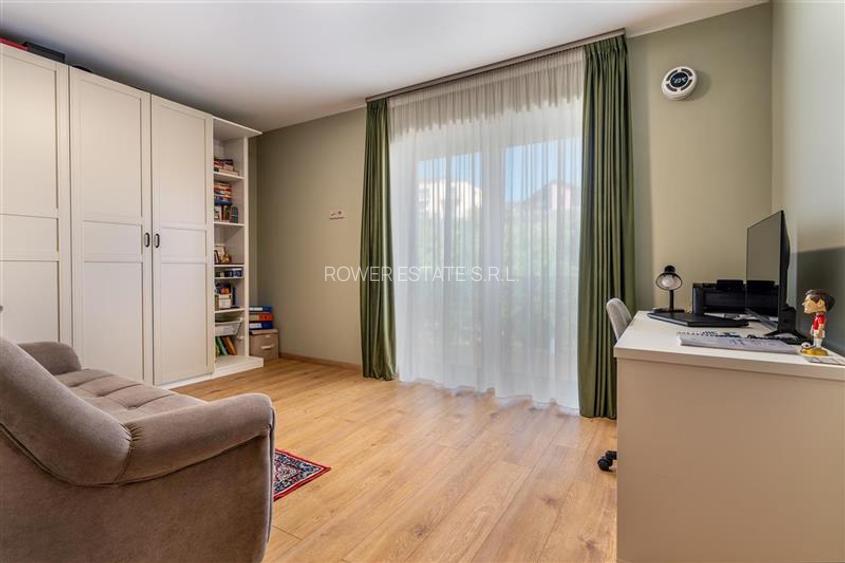 Casa cu dotari premium si finisaje de calitate ,Demisol +Parter+Etaj situata in - 19