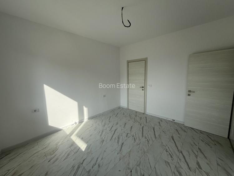 APARTAMENT CU CURTE PROPRIE, DECOMANDAT, LA ASFALT - 4