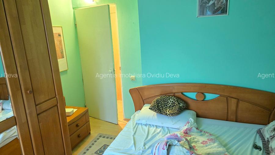 Vand apartament 3 camere semidecomandat in Deva, zona Micro 15, etaj 3, - 7