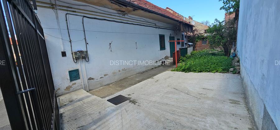 Vanzare locatie cu potential, casa si curte, zona Onix. - 2
