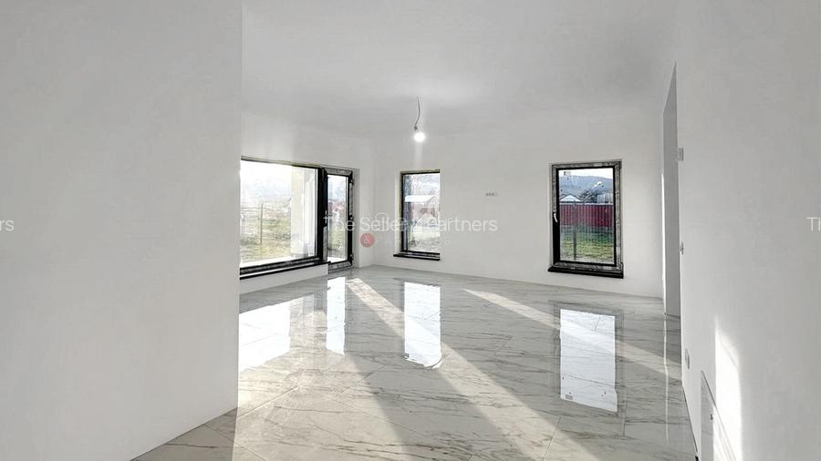 Curte Generoasa Compartimentare Practica - 17