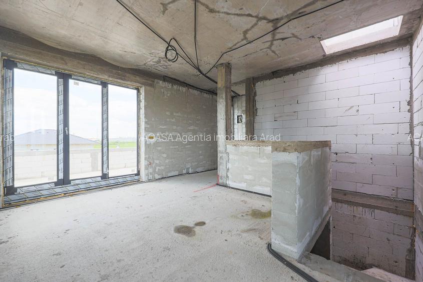 PROPRIETATE VÂNDUTĂ! Vilă spațioasă– Via Carmina, Arad. - 8