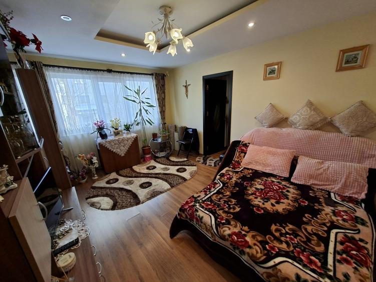 Apartament de 2 camere, etaj 1/4, zona Mircea cel Batran