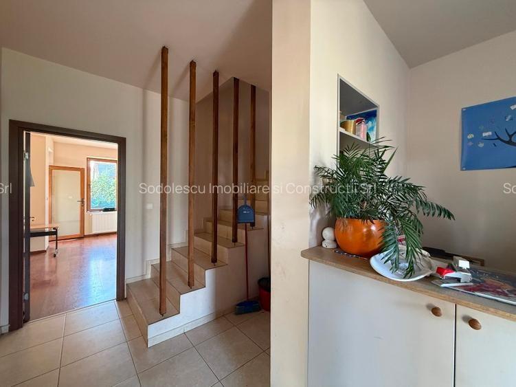 Casa spatioasa,perfecta pentru locuit sau investitie - 12