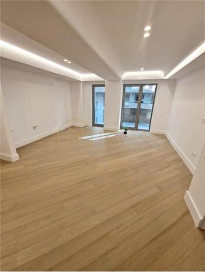 Cortina 126 apartament 3 camere de vanzare Iancu Nicolae