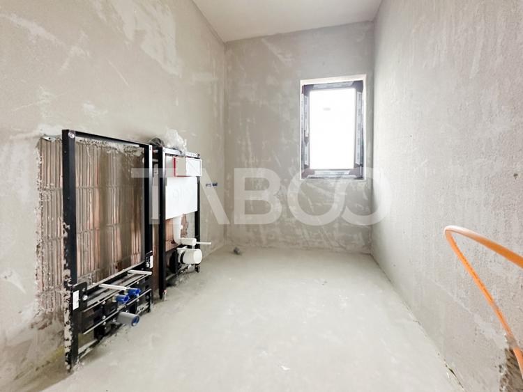 Casa de vanzare tip duplex cu 4 camere si curte generoasa in Floresti