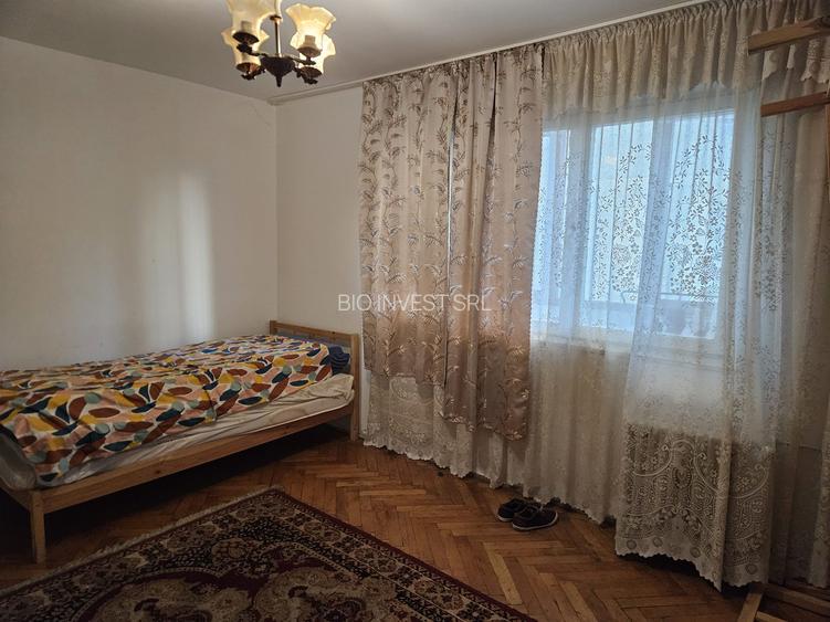 Apartament trei camere la intersectia Spitalului Judetean cu Girocului - 5