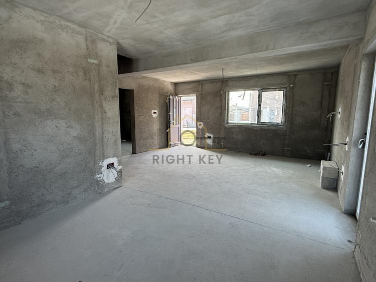 Oportunitate! Casa tip duplex, 3 cam, placa, T: 250mp! Comision 0%!