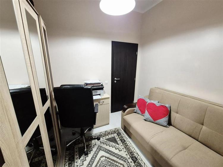 Apartament cu 3 camere de vanzare