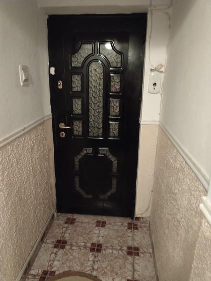 Apartament 4 camere zona Supeco etajul 1/4 , S=84 mp, cu CT si AC.