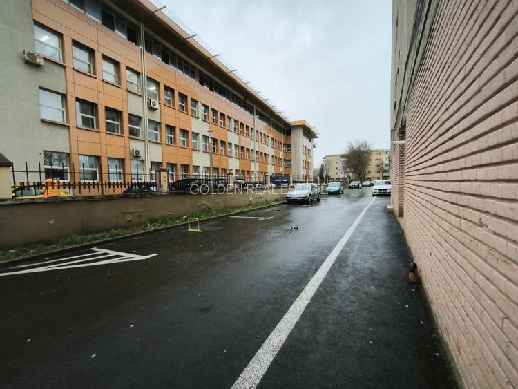 Spatiu Comercial Micalaca, Malul Muresului, zona 300 vizavi UAV - 3